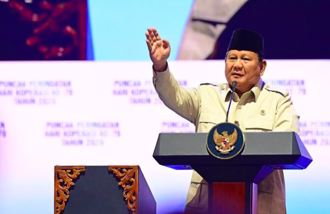 Presiden Prabowo Subianto menyampaikan sambutan pada peringatan Hari Koperasi Nasional (Harkopnas) 2026 di Indonesia Arena, Gelora Bung Karno (GBK), Jakarta, Minggu (12/7/2026). 